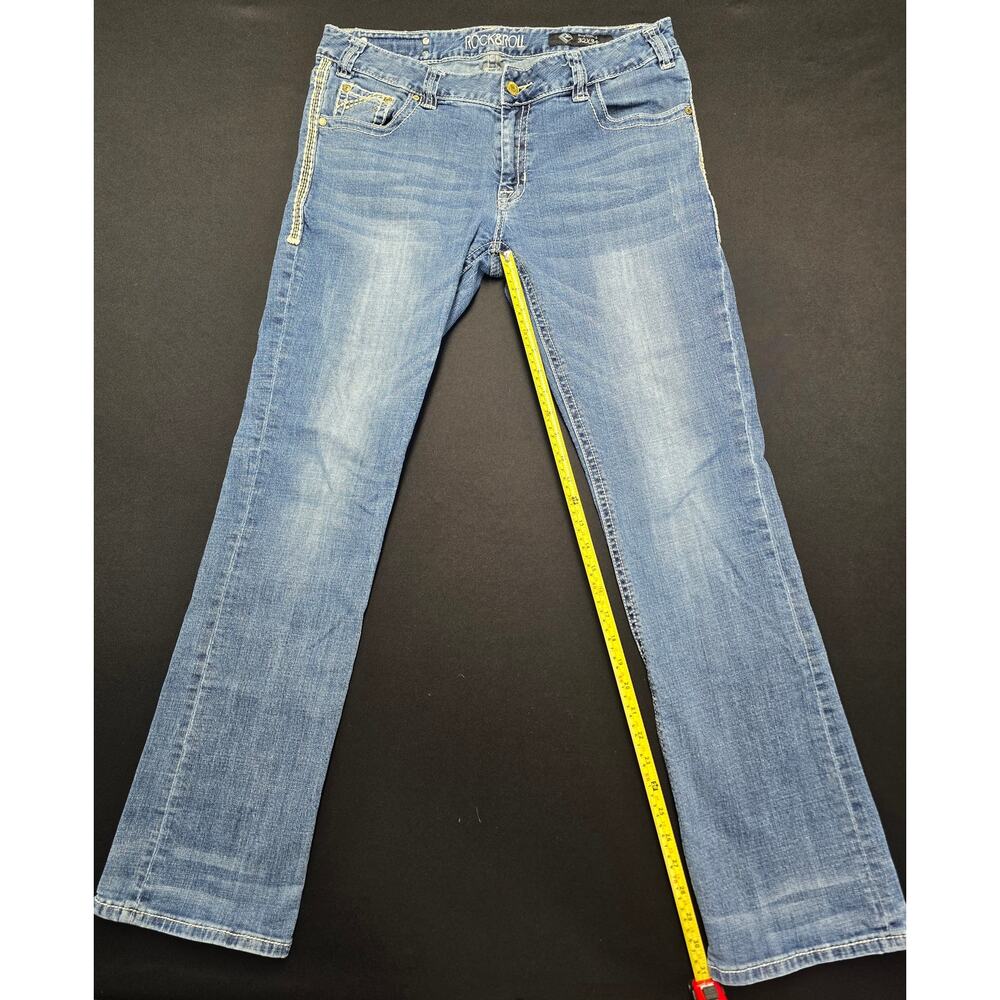 Rock & Roll Cowgirl Boyfriend Jeans Womens 32x34 Blue Stretch Distressed Denim - Picture 8 of 12